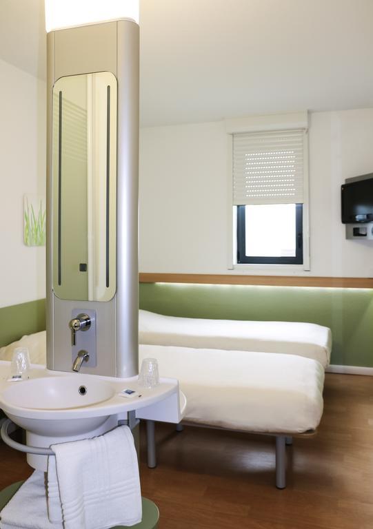 Ibis Budget Castelnaudary - A61 Zimmer foto